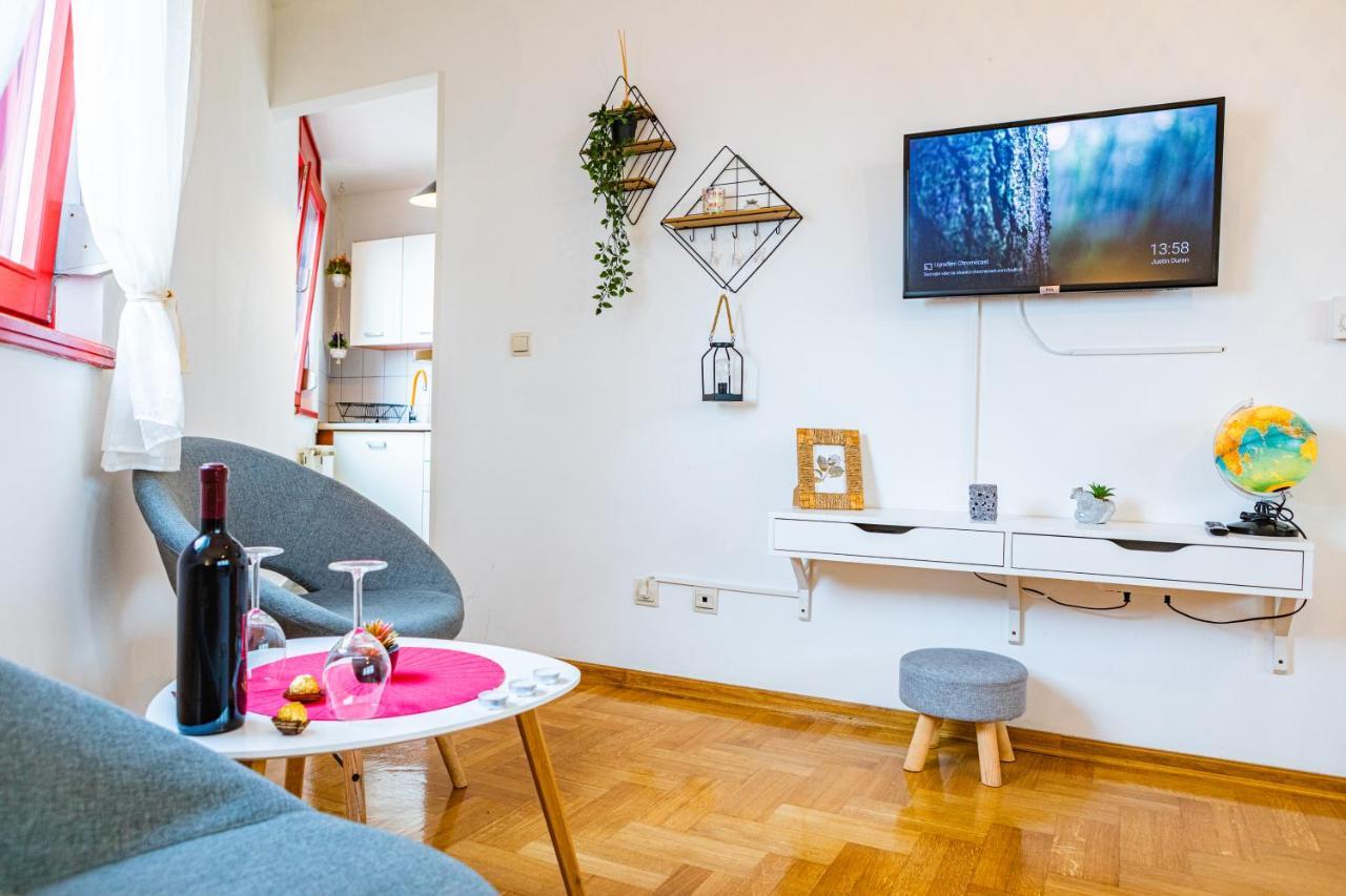 Flexible Selfcheckins 15 & 19 - Zagreb - Garage - Loggia - New - Apartments Repinc エクステリア 写真