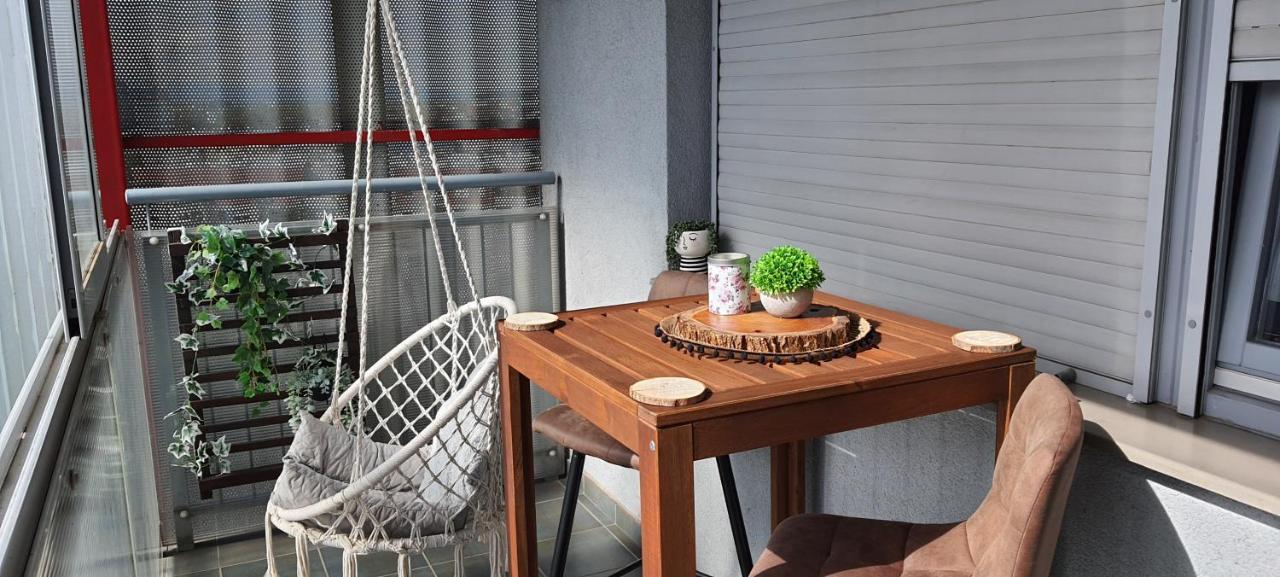 Flexible Selfcheckins 15 & 19 - Zagreb - Garage - Loggia - New - Apartments Repinc エクステリア 写真