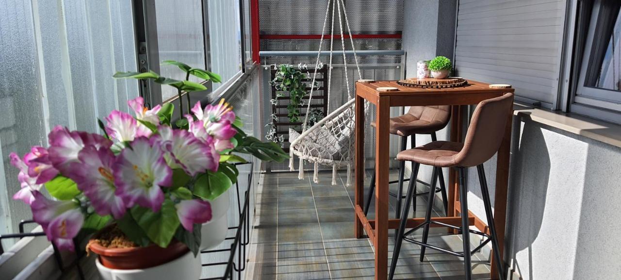 Flexible Selfcheckins 15 & 19 - Zagreb - Garage - Loggia - New - Apartments Repinc エクステリア 写真