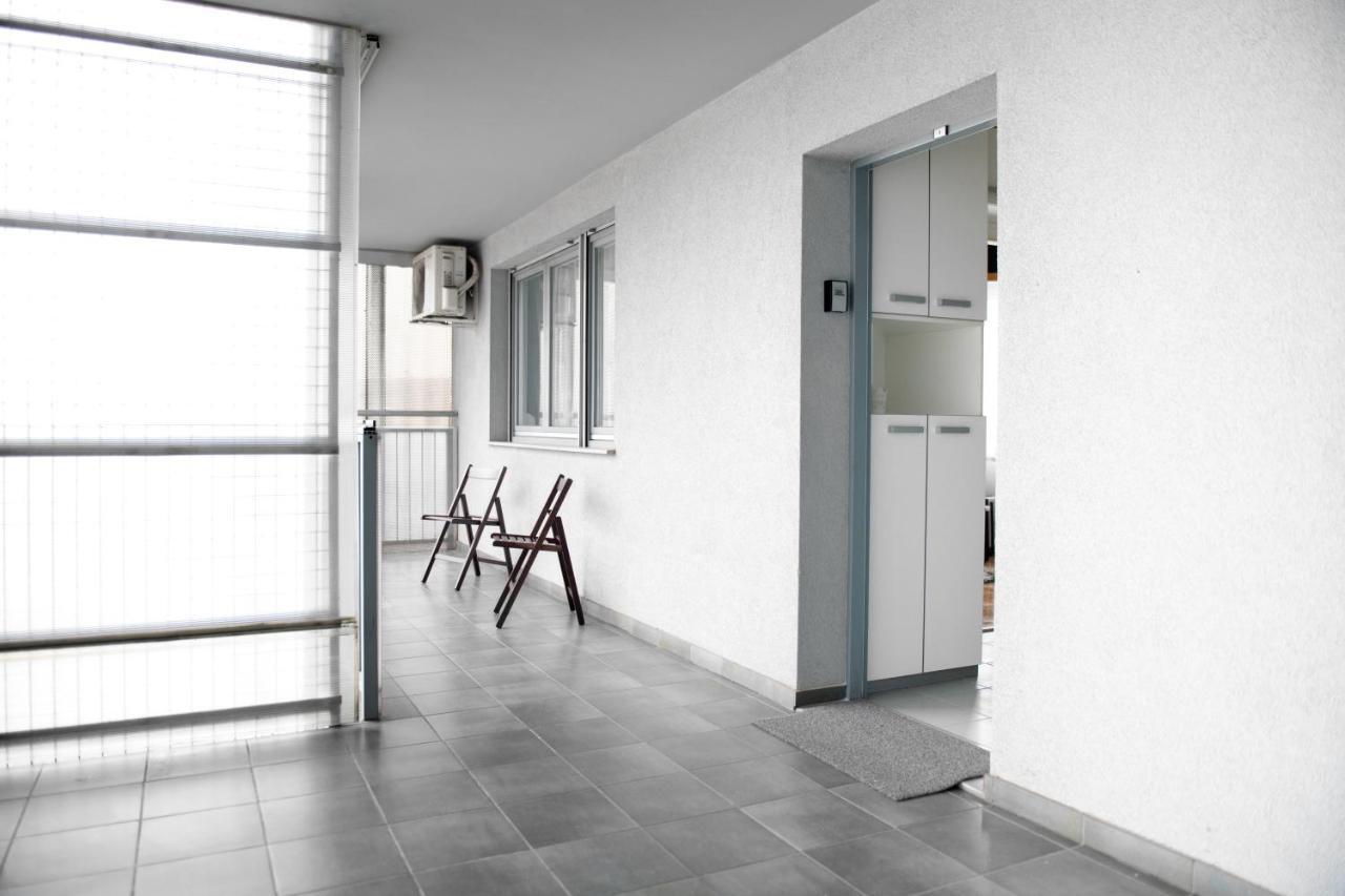 Flexible Selfcheckins 15 & 19 - Zagreb - Garage - Loggia - New - Apartments Repinc エクステリア 写真